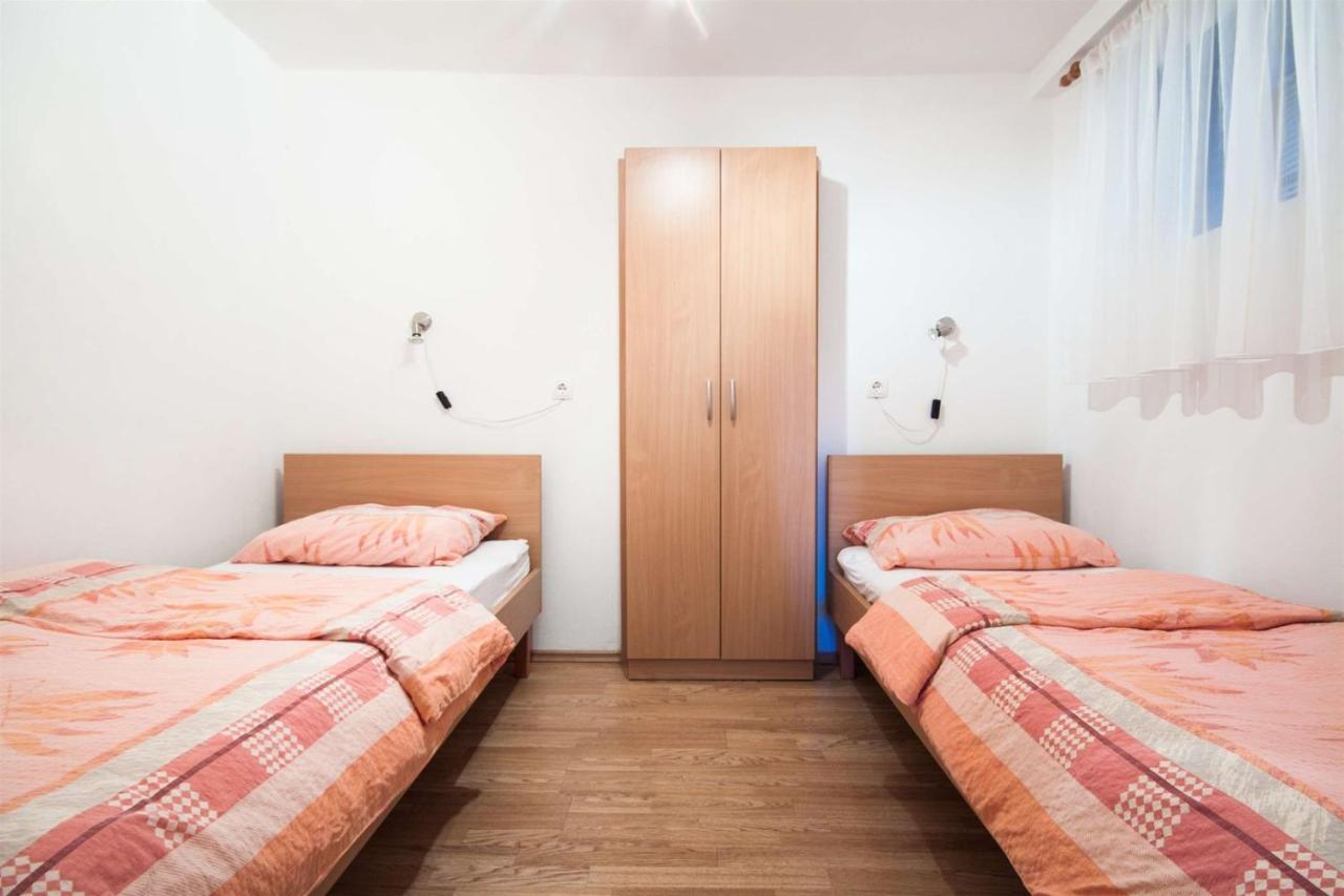 Apartments Dara Umag Eksteriør billede