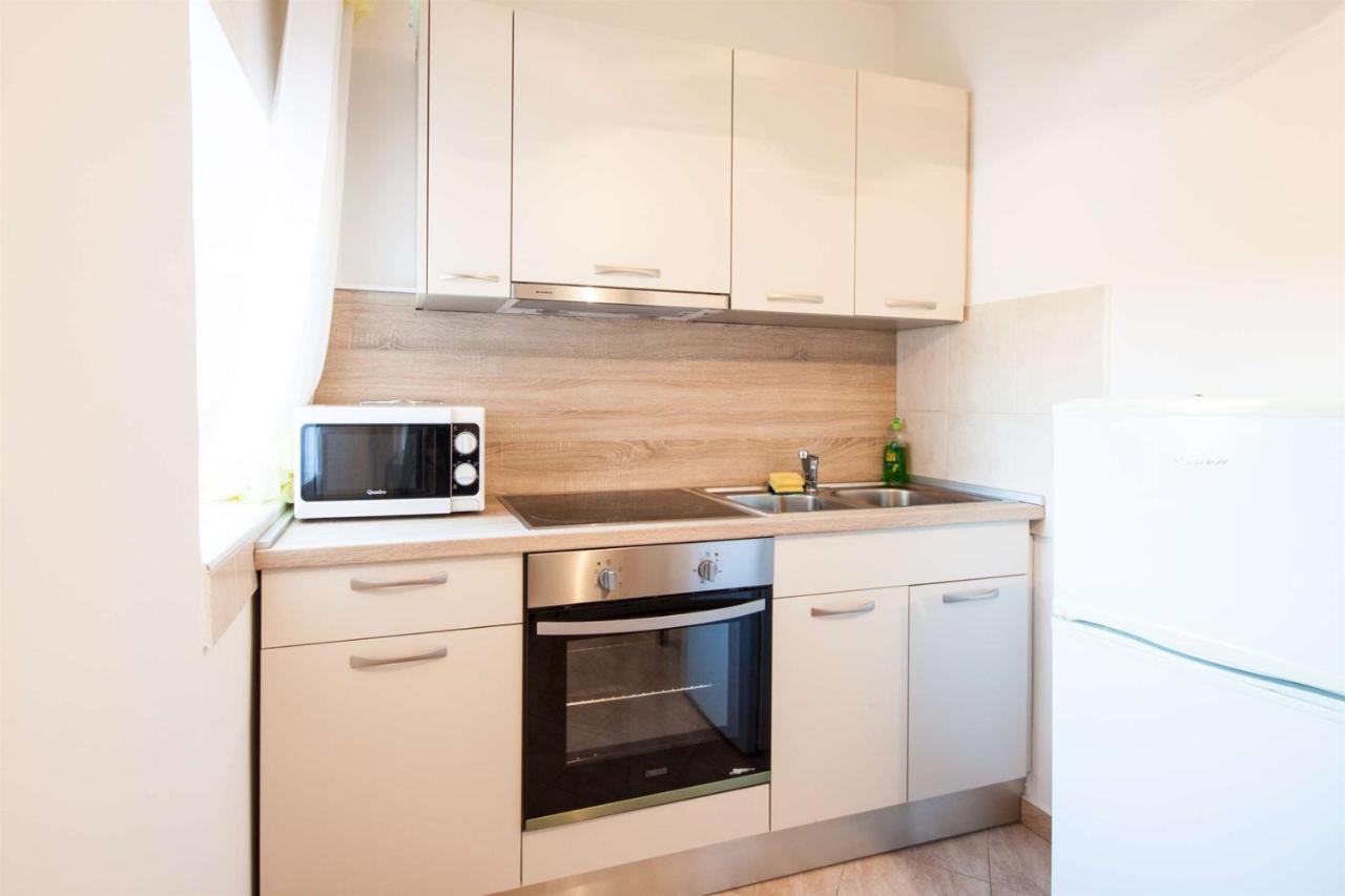 Apartments Dara Umag Eksteriør billede
